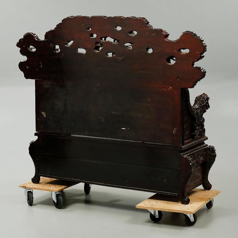 A Japanse sofa, 19th/first half of the 20th century.