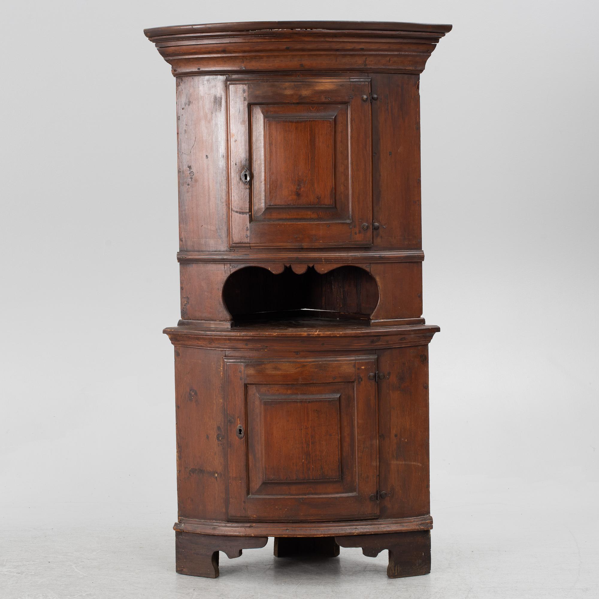 A Swedish corner cabinet, 18th Century.