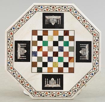 BORDSSKIVA, sk Pietra Dura, 1900-talets andra hälft.