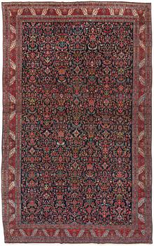 430. A CARPET. A semi-antique Bidjar. 543 x 342,5 cm (and a few cm flat weave at each end).