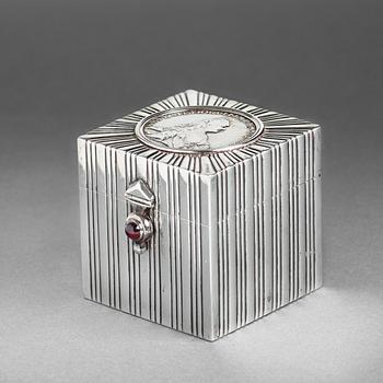 223A. A Fabergé silver, travelling inkwell, workmaster Anna Ringe, St. Petersburg 1898/9-1903. Scratched inventory no 9623.