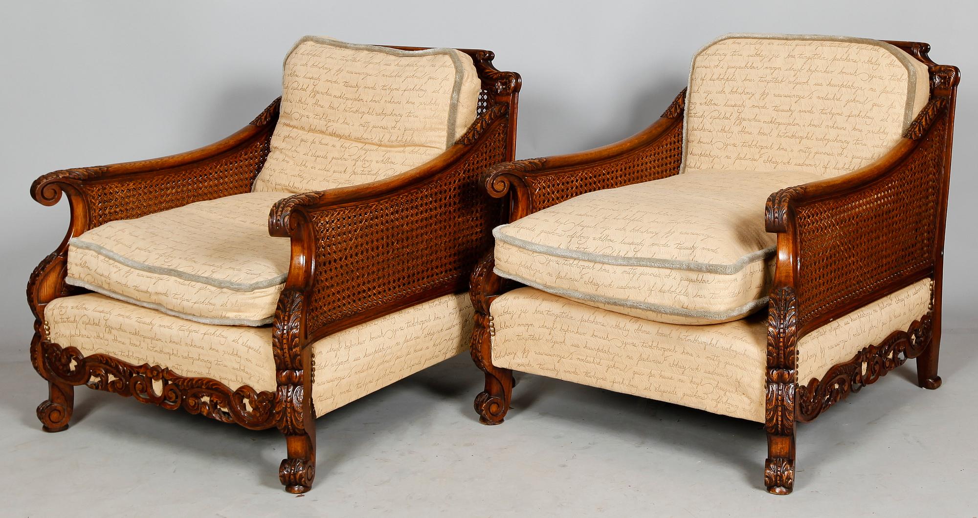 FÅTÖLJER, 2 st snarlika, chippendale, 1900-talets första hälft.