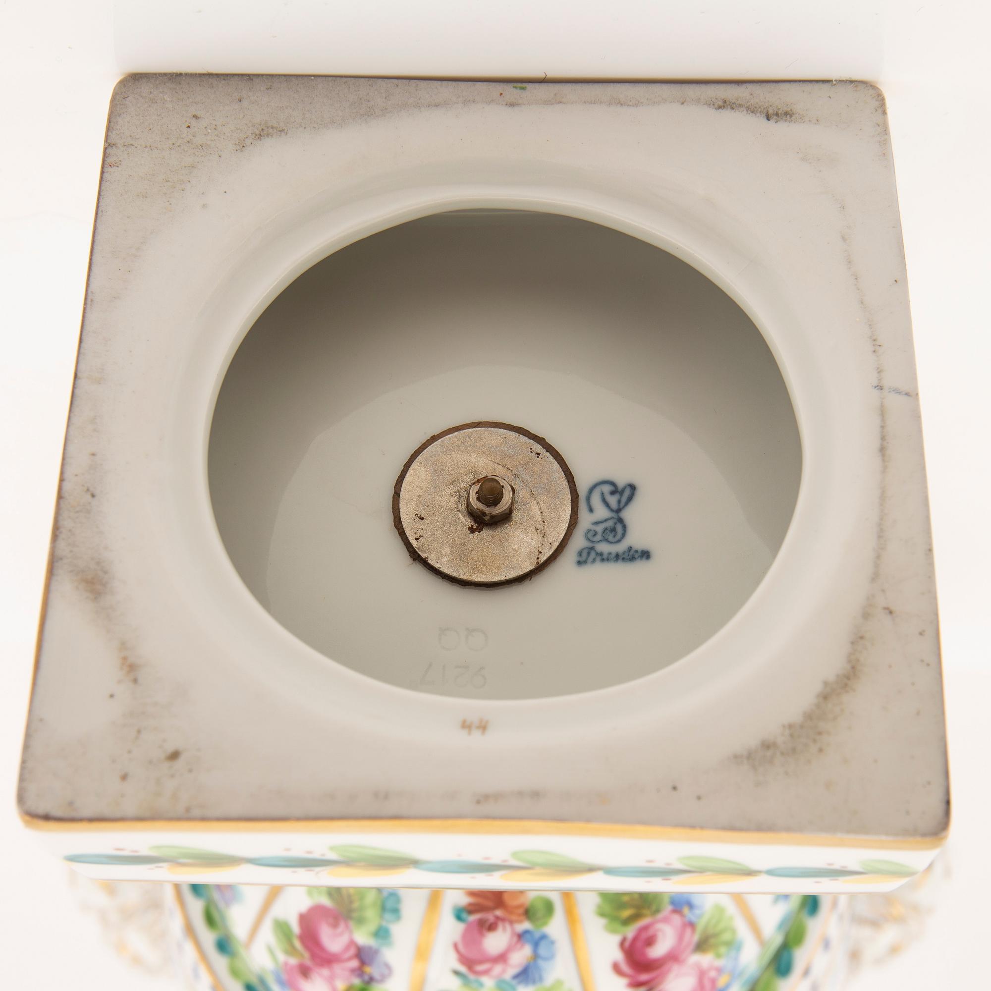 Potpourri urn Dresden, porcelain from the second half of the 20th century.