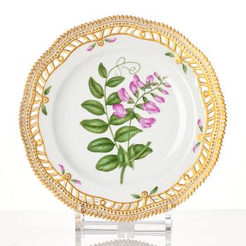 A set of 12 Royal Copenhagen 'Flora Danica' dessert dishes, Denmark, 20th Century.