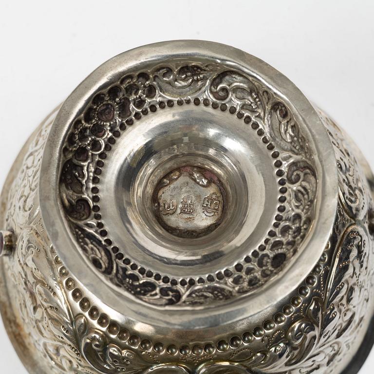 A Dutch silver bowl, unidentified maker LH, Rotterdam 1740s.