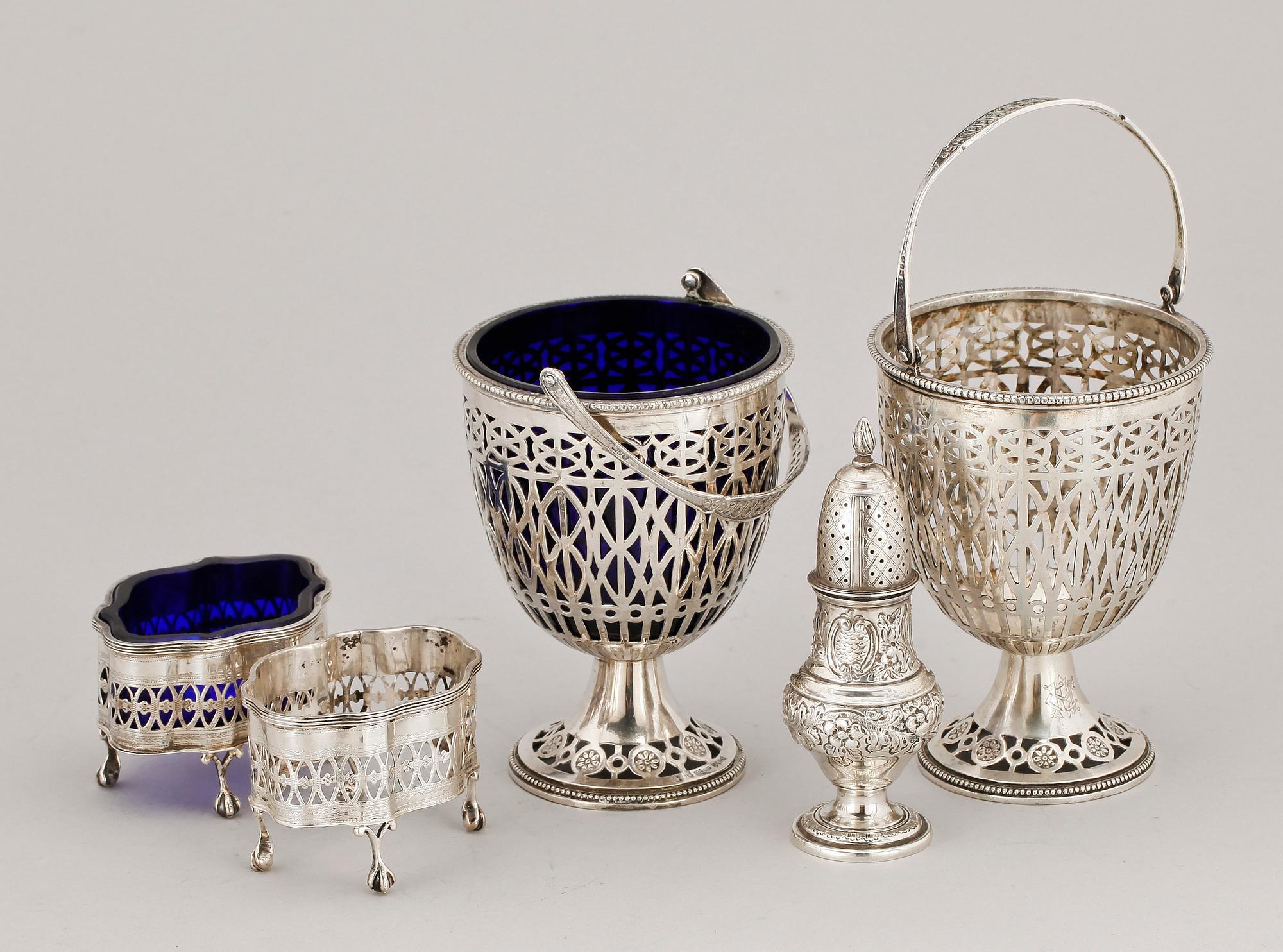 PARTI SILVER, 2+2+1, England, bla Chester, omkring sekelskiftet 1900. Totalvikt utan glas, ca 600 gram.