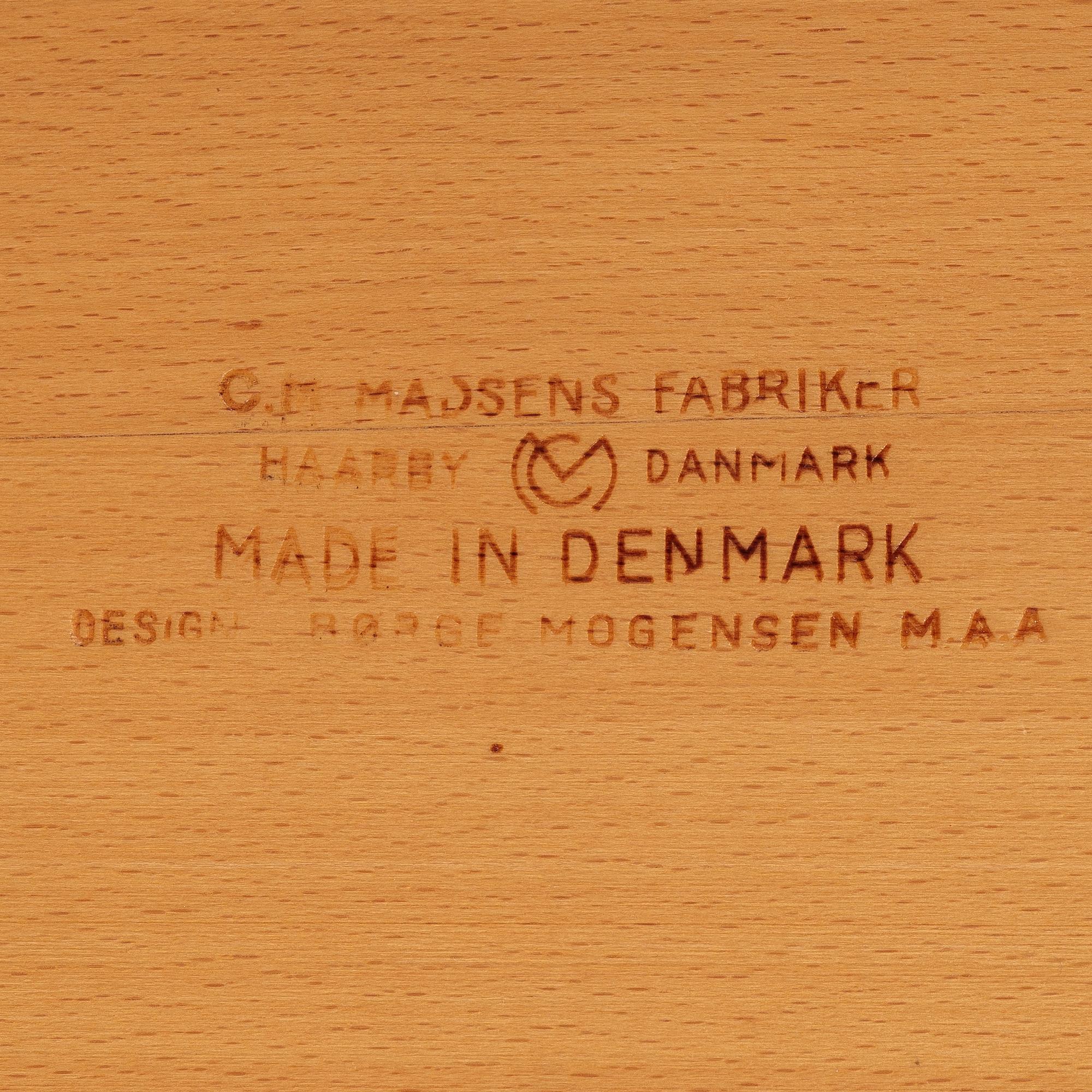 Børge Mogensen, dining table, 'Shaker', Madsens Fabrikker, Denmark.