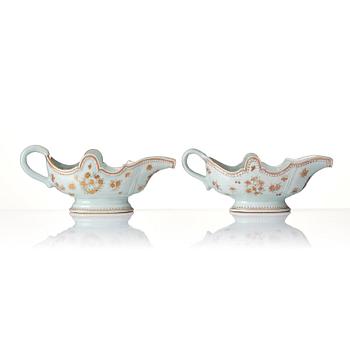 A set of two iron red and gold sauce boats, Qing dynasty, Qianlong (1736-95).