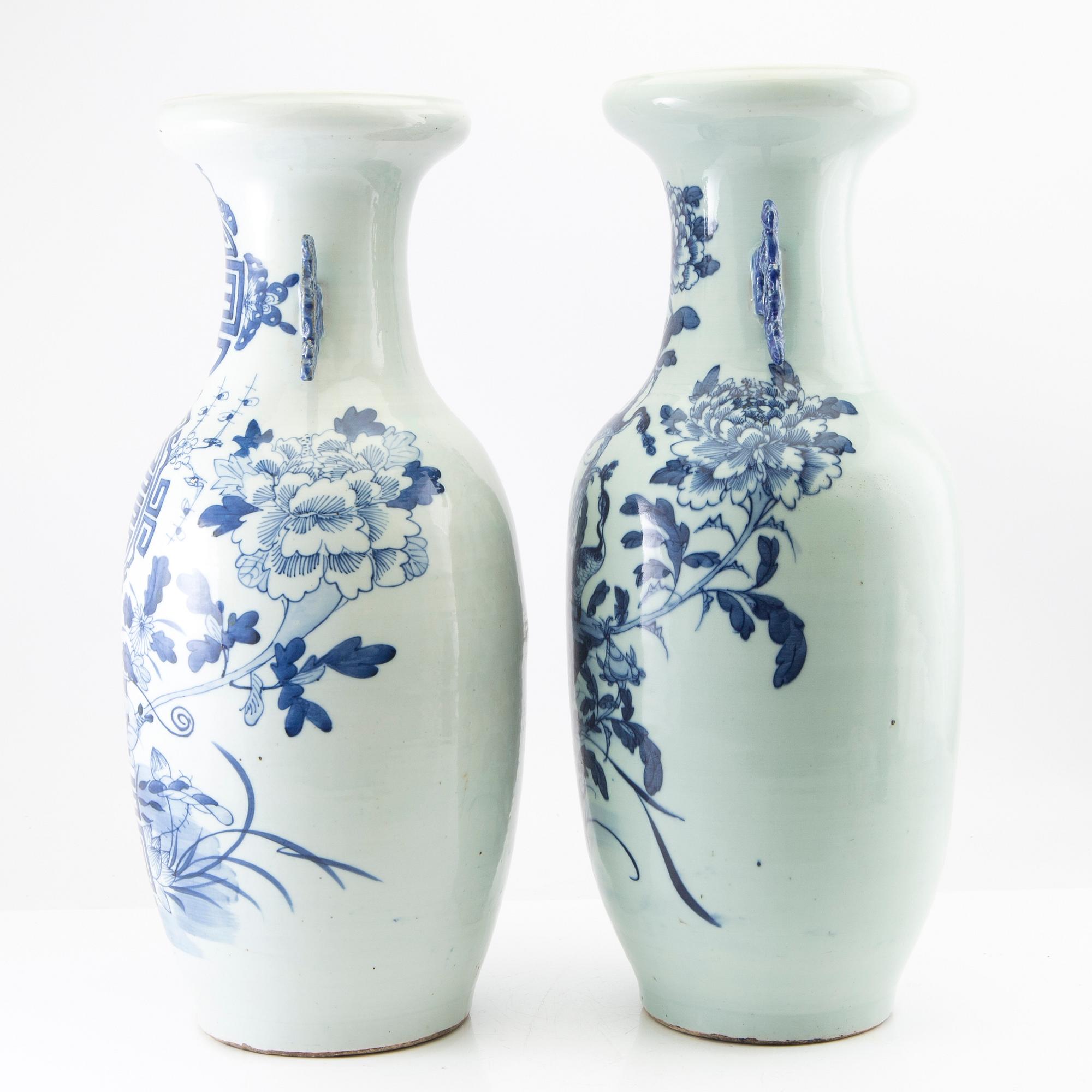 Two Chinese blue and white vases, late Qing dynasty, first half of the 20th century.