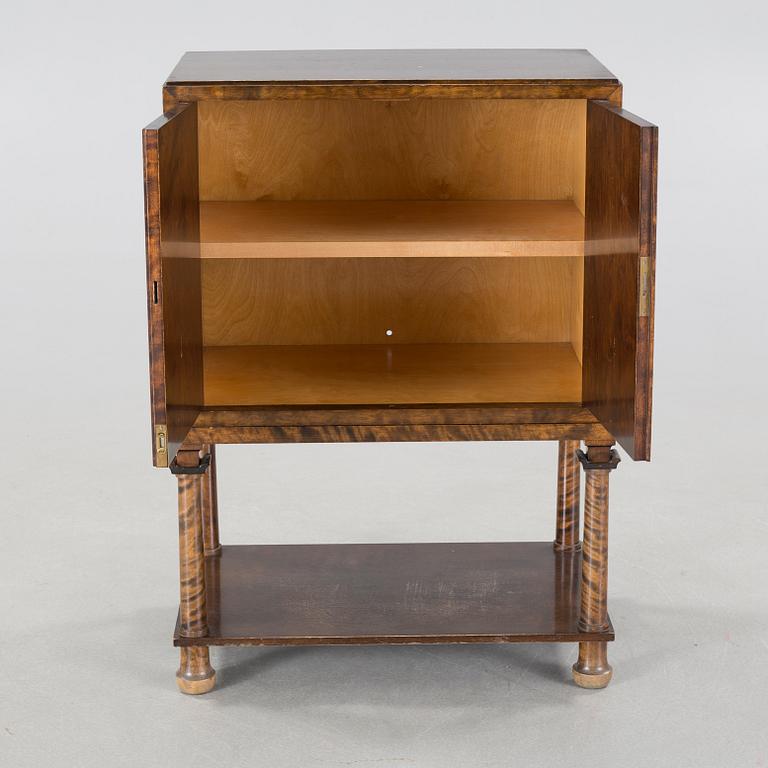 A 1930/40s drinking cabinet.