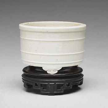 A blanc de chine censer, Qing dynasty, Kangxi (1662-1722).