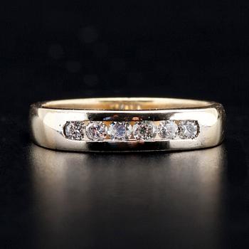RING, guld 14K, 6 briljantslipade diamanter. Vikt 4,7 g.