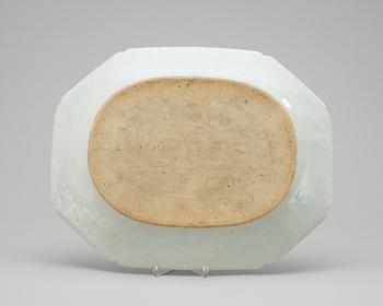 A blue and white serving dish, Qing dynasty, Qianlong (1736-95).