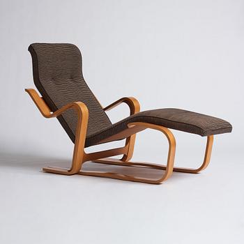 Marcel Breuer, a "Chaise Lounge", for Isokon, England.