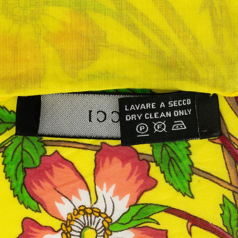 Gucci, Sarong / sjal, "Flora".