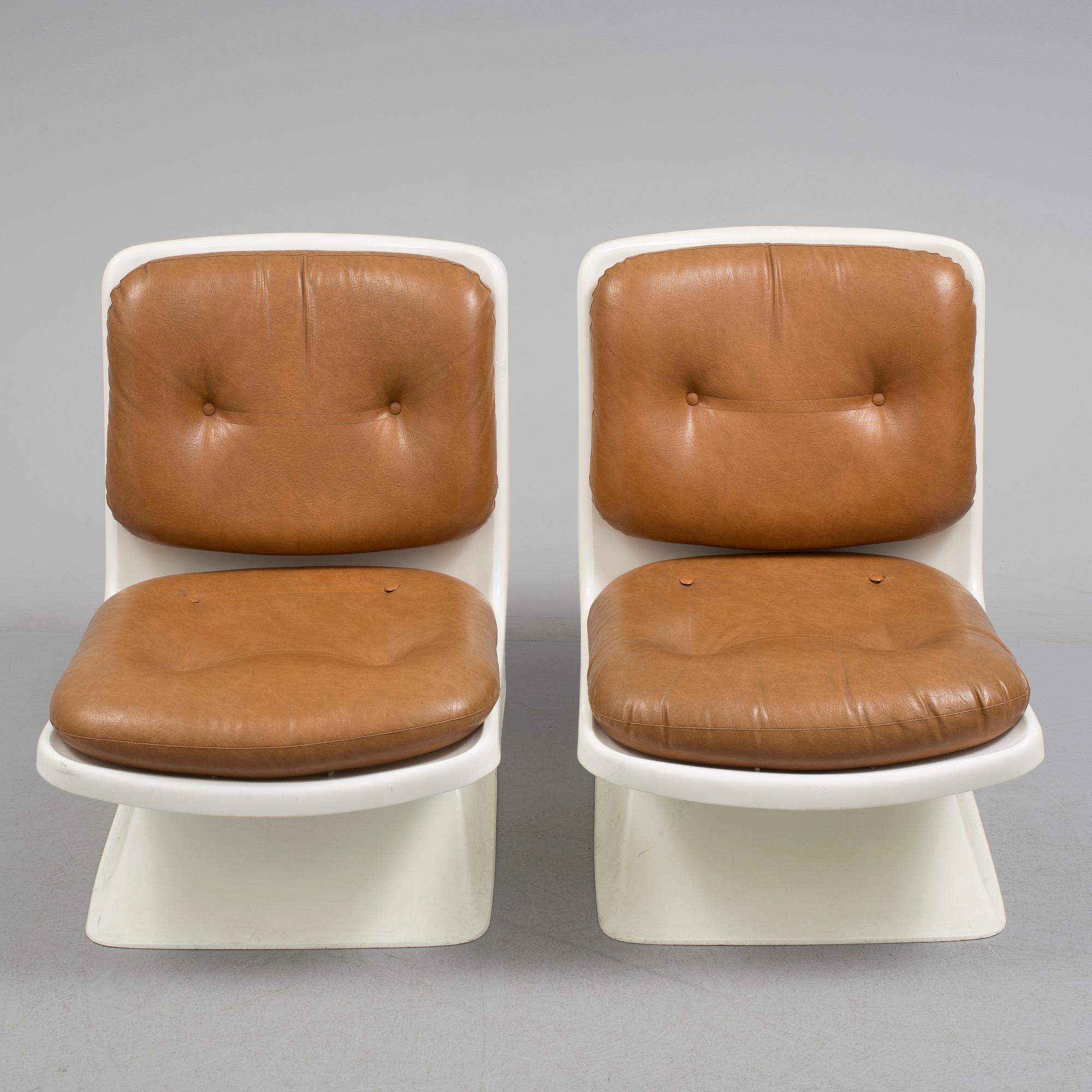 A pair of lounge chairs by Albert Jacob Toller, Grosfillex, France.