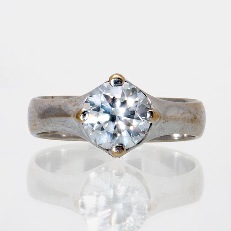 Ring 18K vitguld med 1 briljant 1,52 ct H SI1, GIA certifikat 2010.