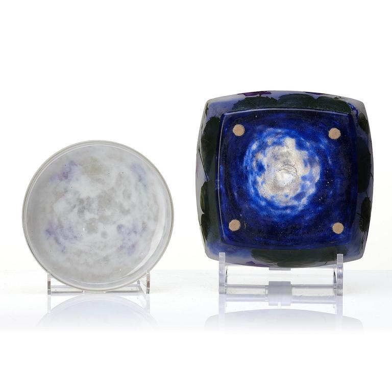 Daum Frères, an Art Nouveau cameo glass lidded bowl/bonbonnière, Nancy, France.