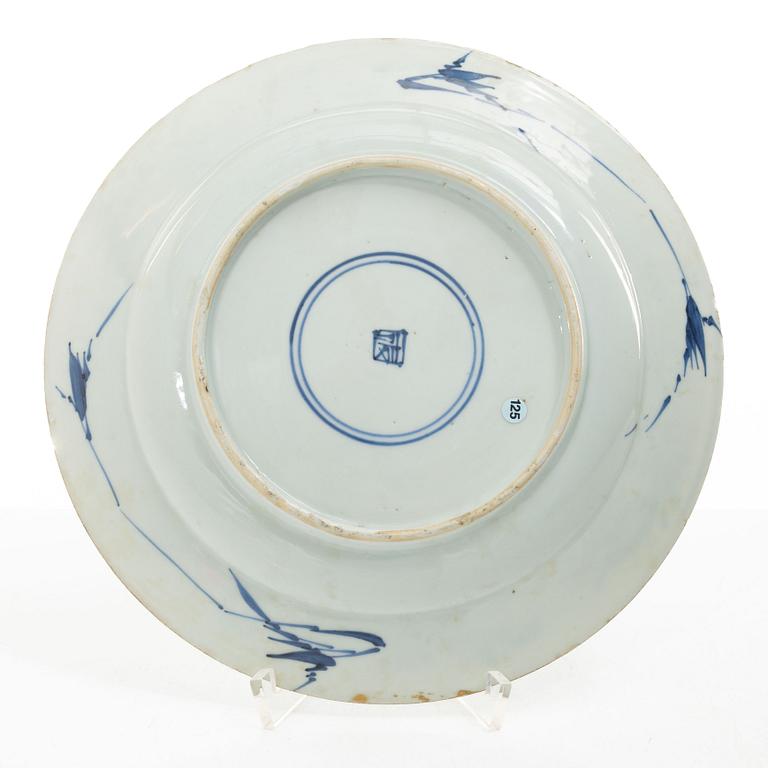 Tallrikar, fyra stycken, porslin, Kina, Qingdynastin, 1700-tal.