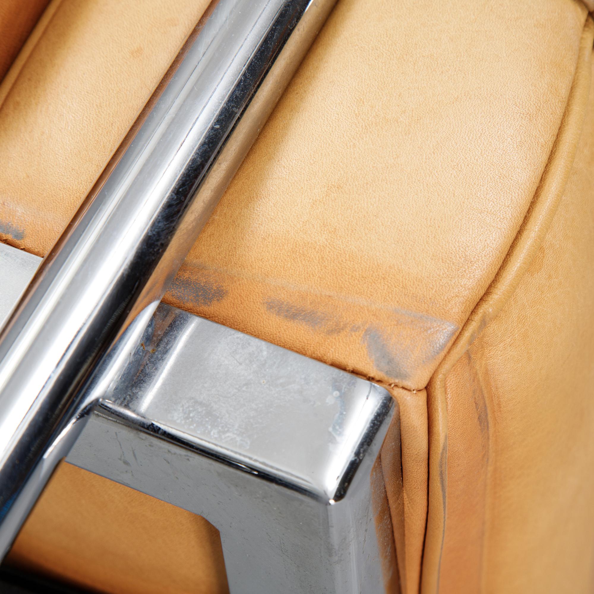 Le Corbusier, Pierre Jeanneret & Charlotte Perriand, fåtöljer, ett par, "LC2", Cassina.