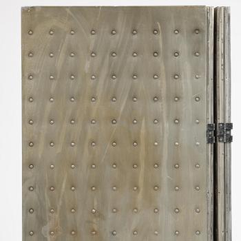 Mats Theselius, a "Rörligt objekt" room divider, Källemo, Värnamo post 1989.
