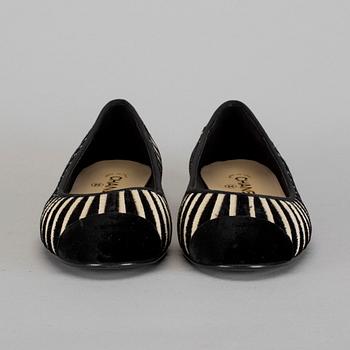 A pair of Chanel ballerina pumps, size, 41½.