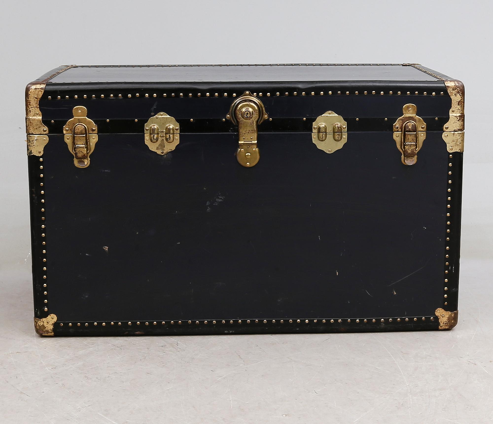 KOFFERT, 1900-talets första hälft.