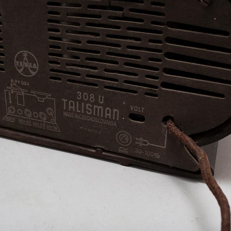 TESLA, "308U Talisman" , tube radio Tjeckoslovakia 1930's. & A bakelite table clock.