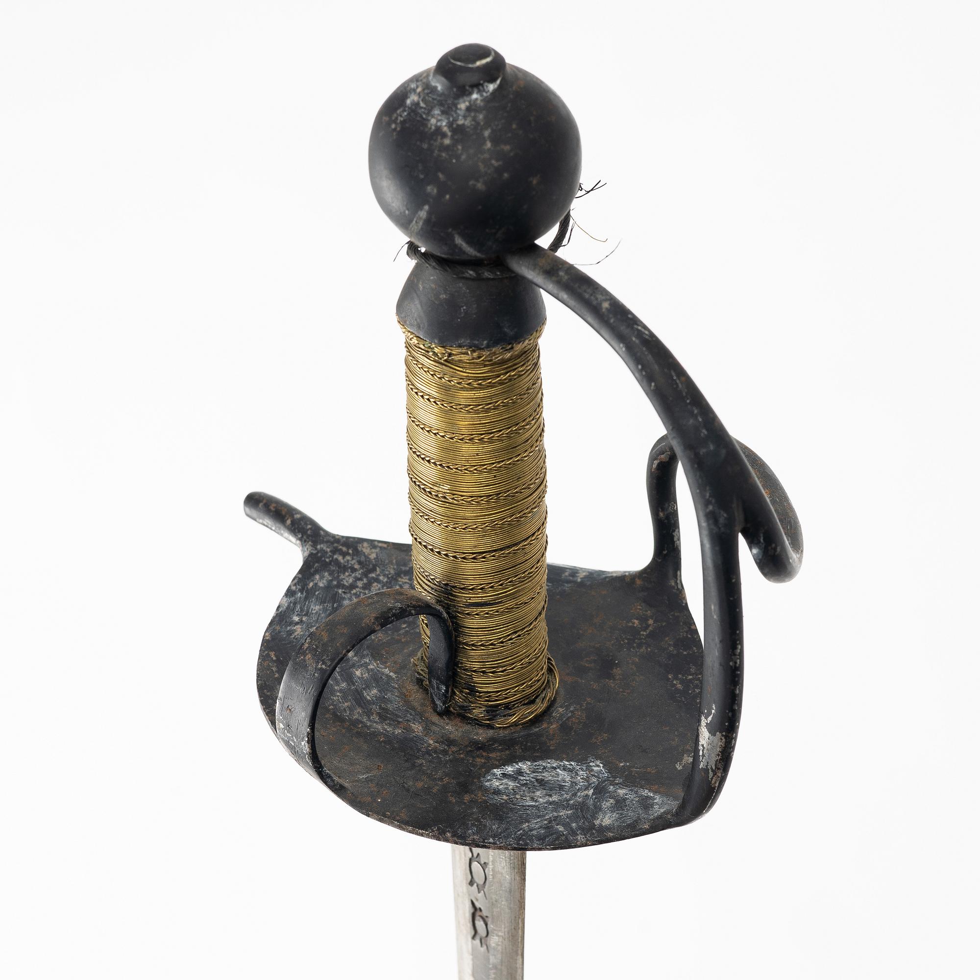 Värja, svensk, samtida kopia av m/1685.
