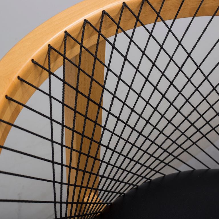 STOLAR ett par, "String chair", Niels Jörgen Haugesen, Tranekaer Furniture, Danmark, 1900-talets slut.