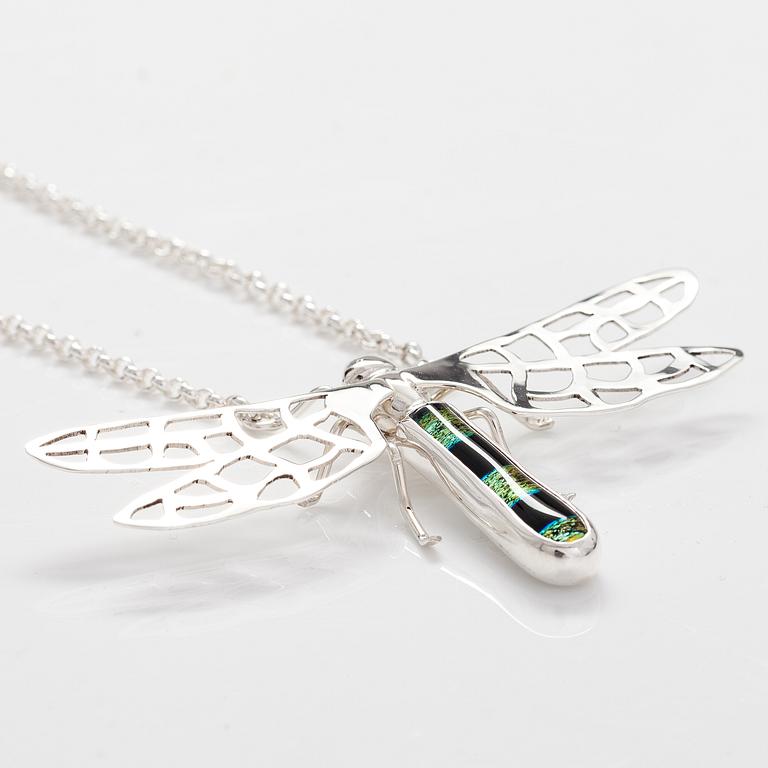 A sterling silver necklace "Mayfly" with dichroic glass. Ru Runeberg 2019.