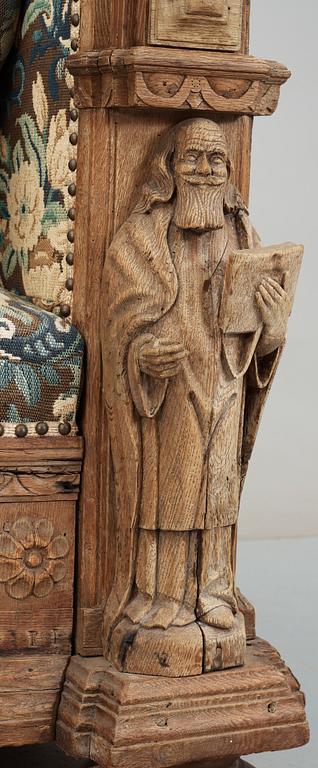 KISTSOFFA,delvis barock och 1600-tal.