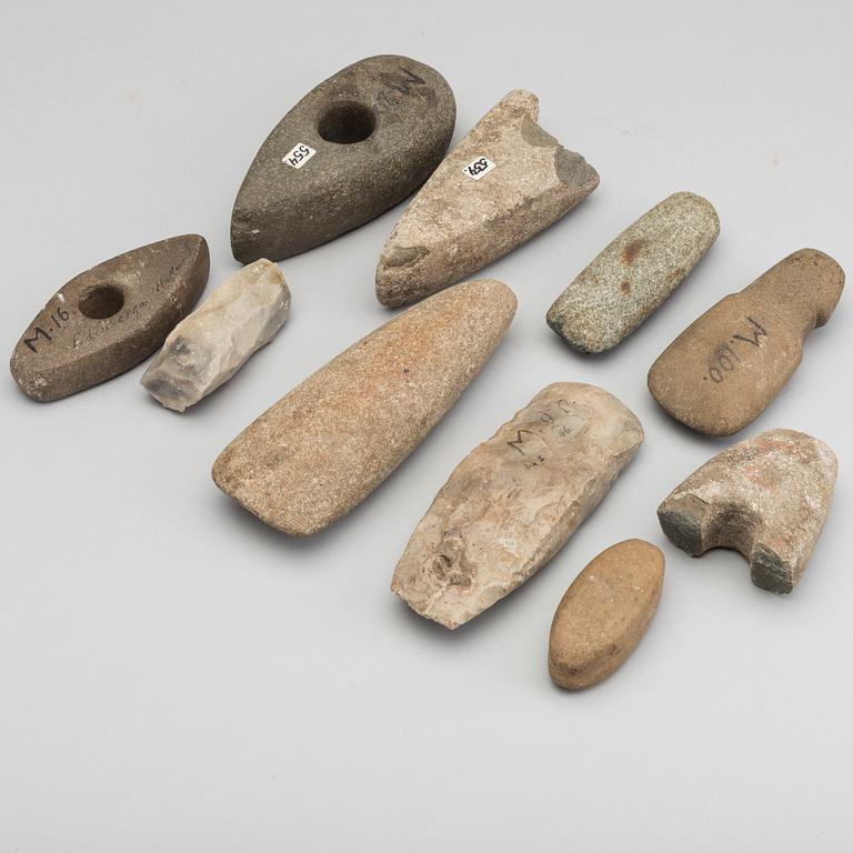 STONE TOOLS / -WEAPONS, 10 PCS, POSSIBLY NEOLITICUM.