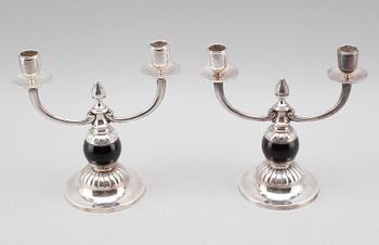 KANDELABRAR, 1 par, nysilver, 1900-talets första hälft.