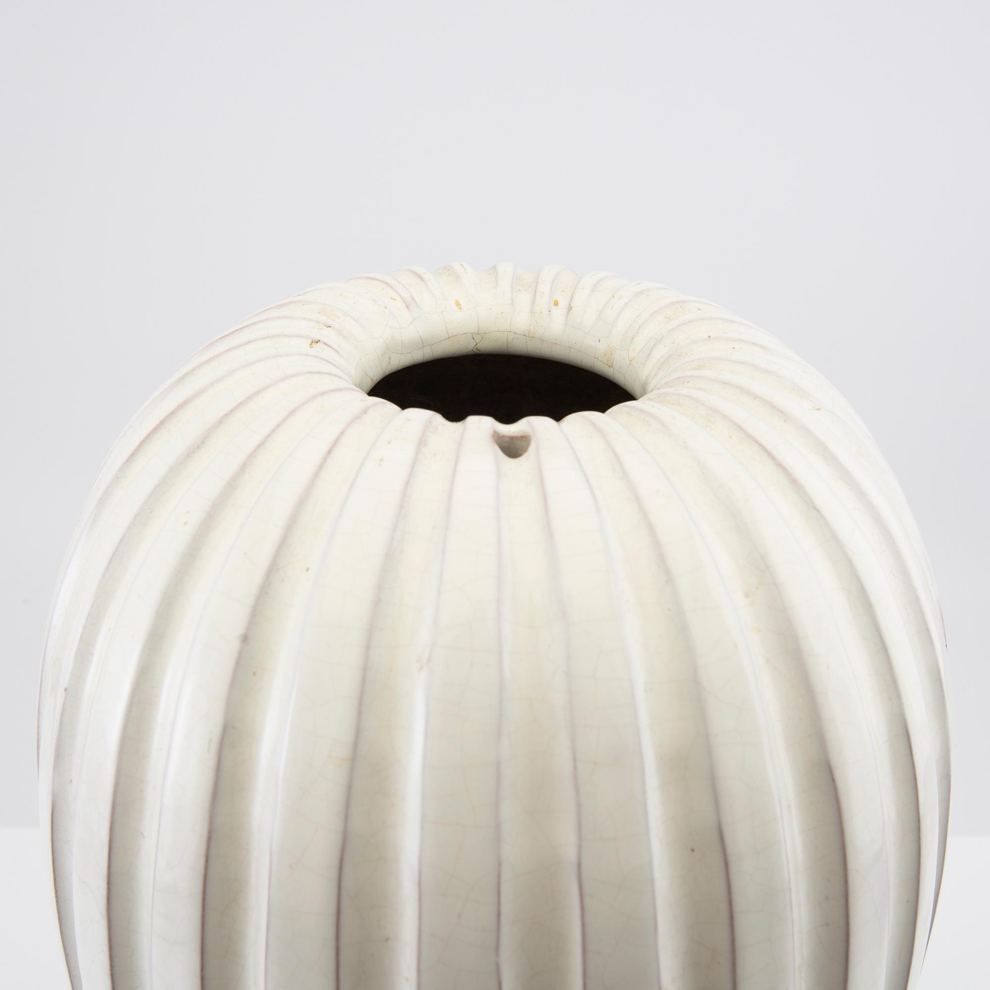 Vicke Lindstrand, golvvas Uppsala Ekeby lergods.