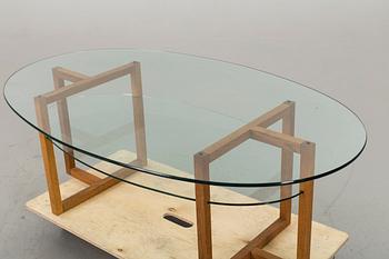 AN ENGLESSON COFFEE TABLE.