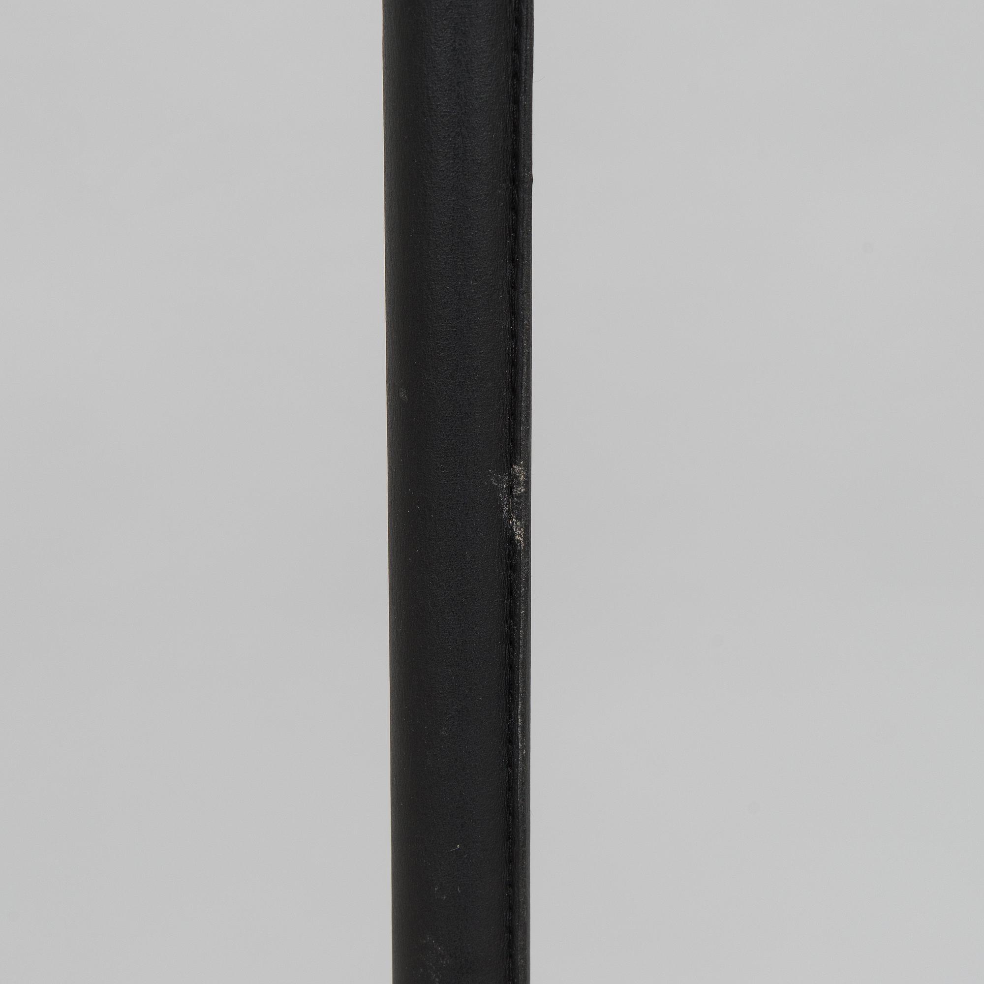 Alvar Aalto, lattiavalaisin, malli A810, Artek, 1900-luvun loppu.