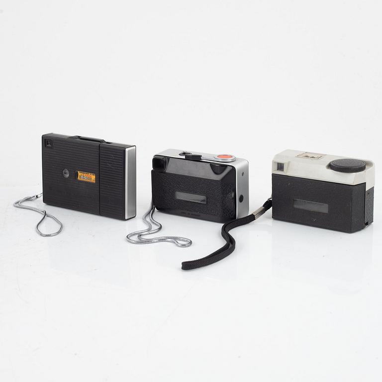 Samling kameror, 6 st, bland annat Kodak och Pathe Webo, 1900-talets andra hälft.