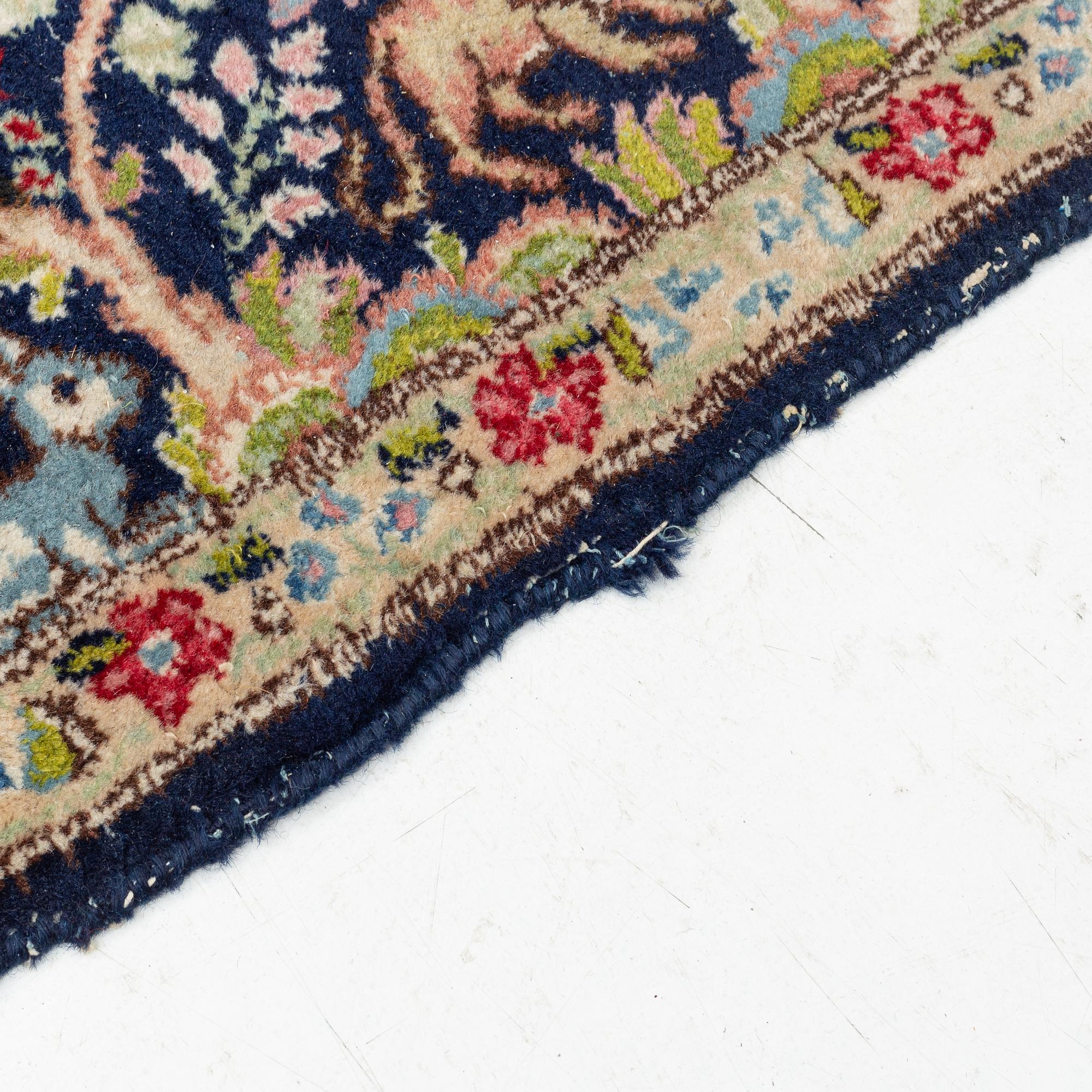 Matta, orientalisk, ca 240 x 151 cm.