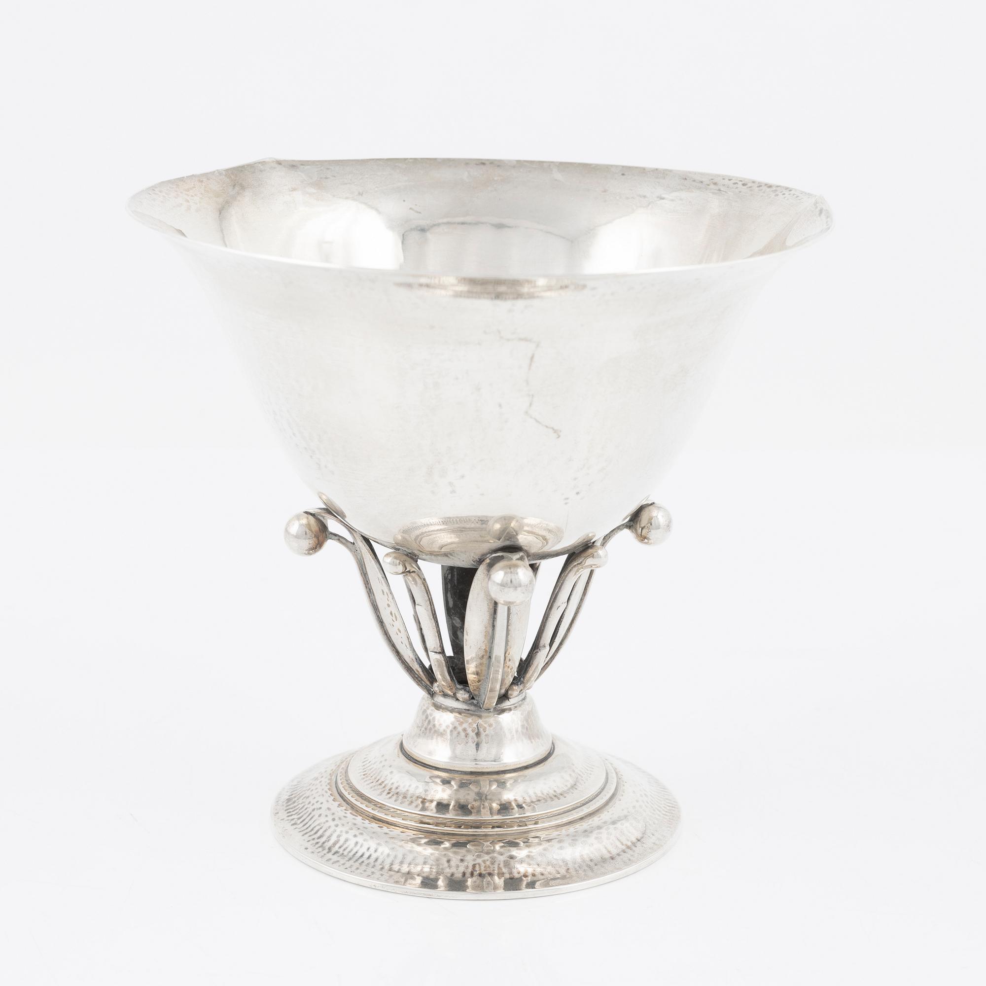 Johan Rohde, skål, sterling silver, modell 17B, Firma Georg Jensen, Köpenhamn 1925-32.