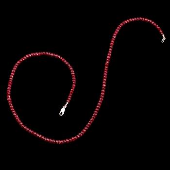COLLIER, doserade rubiner.