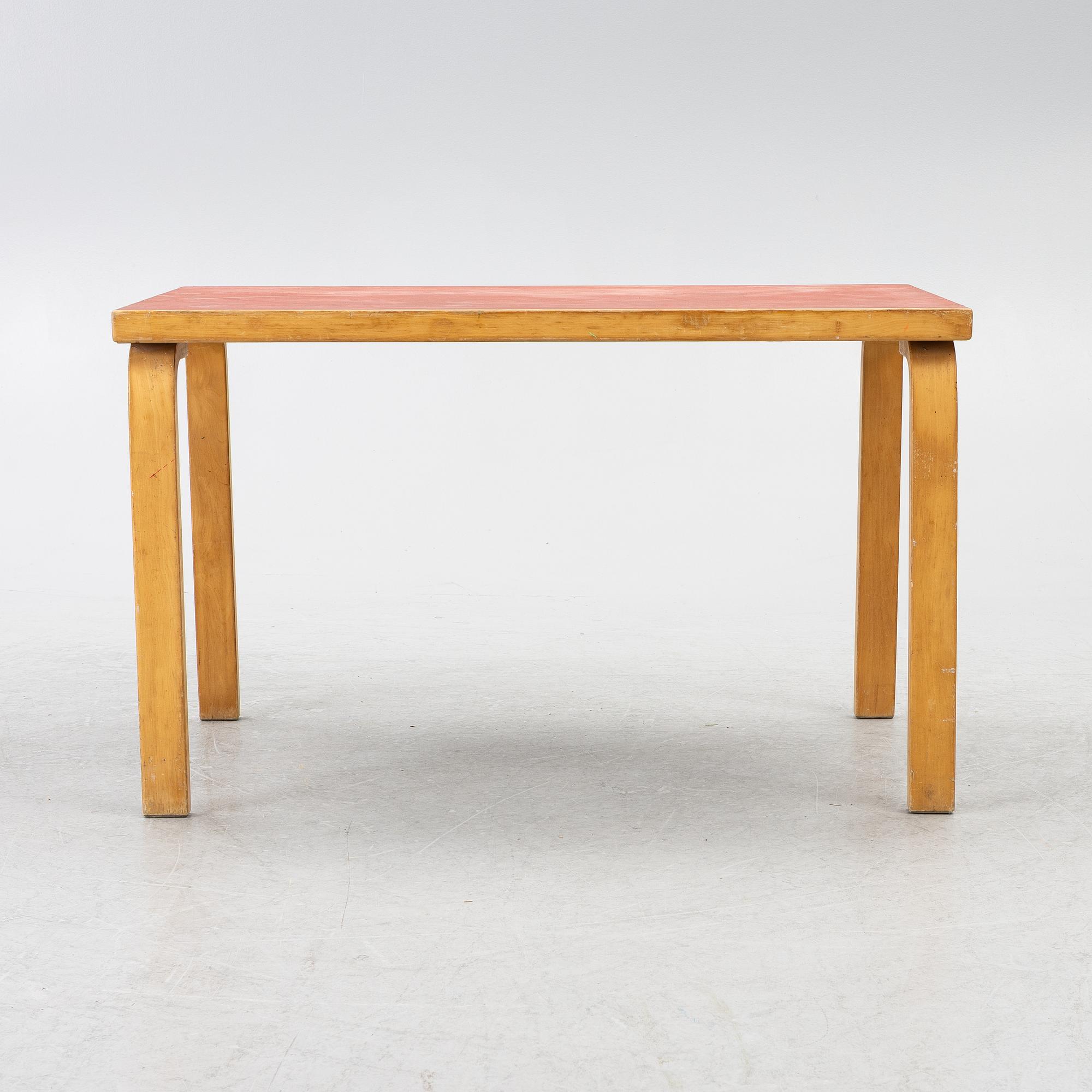 Alvar Aalto, a set of four model N65 children's chairs with table, Artek, Finland.