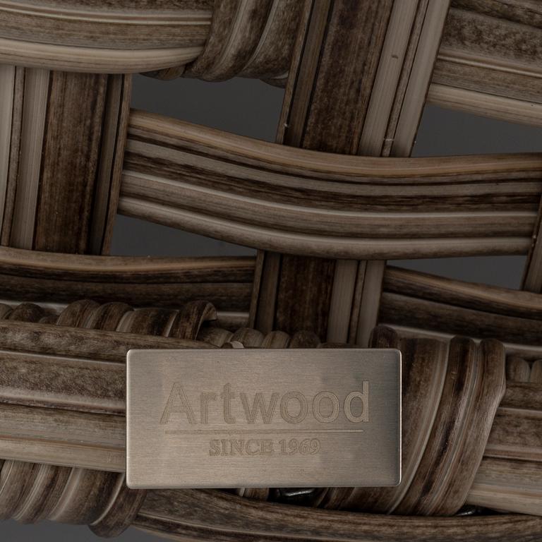 A apir of 'Santa Monica' garde chairs from Artwood.