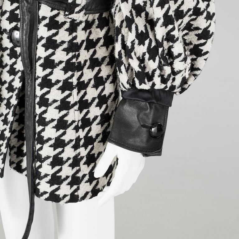 DOLCE & GABBANA, kappa, italiensk storlek 42.