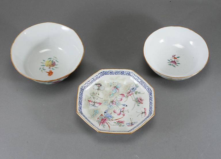 SKÅLAR, 2 st, samt SKÅLFAT, porslin, Kina, 1800-/1900-tal.