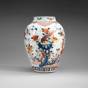 1495. URNA, porslin. Qing dynastin, Kangxi (1662-1722).