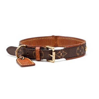 433. LOUIS VUITTON, a monogram canvas dog collar, "Baxter Dog Collar".