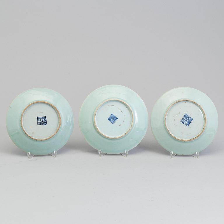 Five Canton enamelled porcelain dishes, Qing dynasty, late 19th century.
