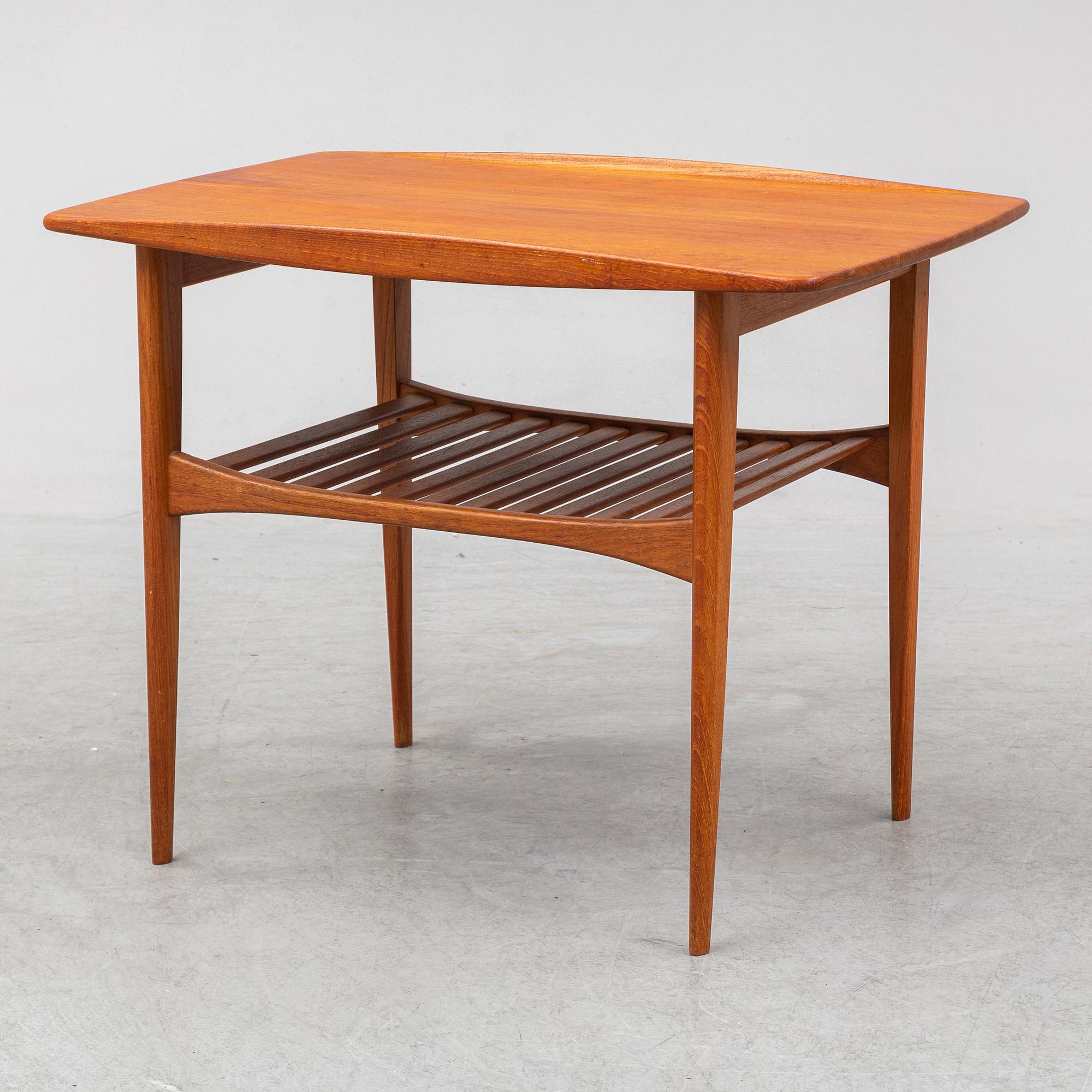 TOVE & EDVARD KINDT LARSEN, a coffee table, model nr 510. France & Søn, Denmark, 1950s.