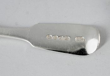 DESSERTSKEDAR, 11 st, silver, snarlika, London 1800-tal. Vikt ca 550 g.